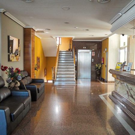 Hotel Humanes Уманес-де-Мадрид Экстерьер фото