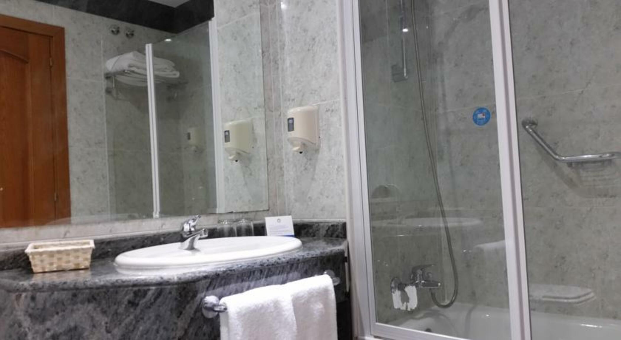 Hotel Humanes Уманес-де-Мадрид Экстерьер фото