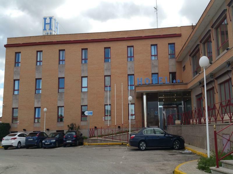 Hotel Humanes Уманес-де-Мадрид Экстерьер фото